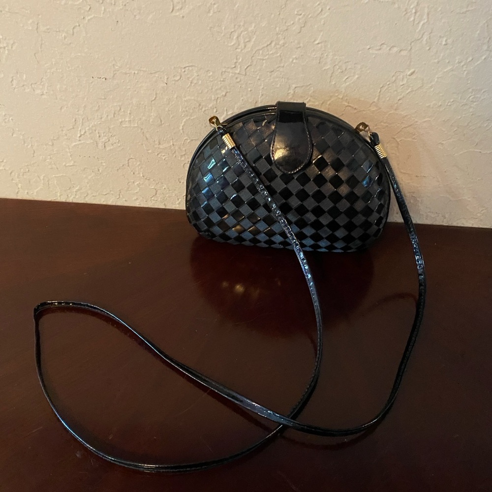 Vintage 1980's Small Black Woven Patent Leather Clutch Box Bag Crossbody Strap - Picture 10 of 10